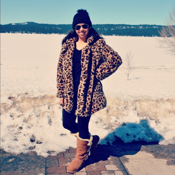 Meet your Posher, Kayla - Picture 2 of 2